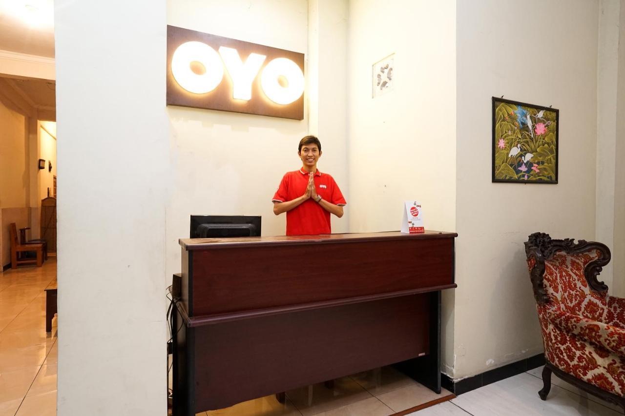OYO 475 Kartika Syariah Homestay Surabaya Luaran gambar