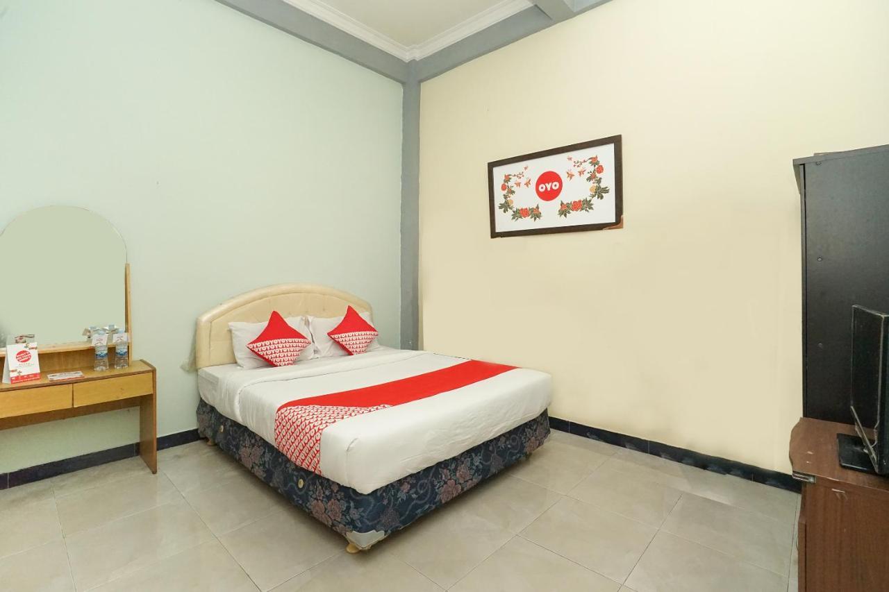 OYO 475 Kartika Syariah Homestay Surabaya Luaran gambar
