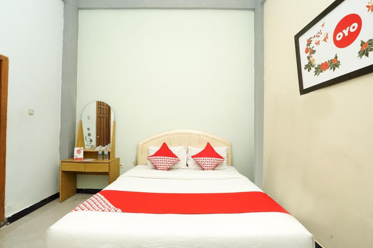 OYO 475 Kartika Syariah Homestay Surabaya Luaran gambar