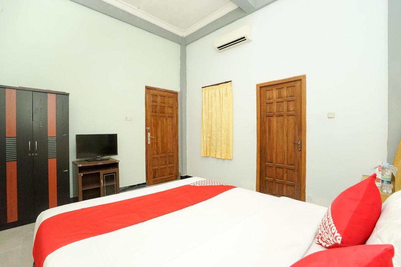 OYO 475 Kartika Syariah Homestay Surabaya Luaran gambar