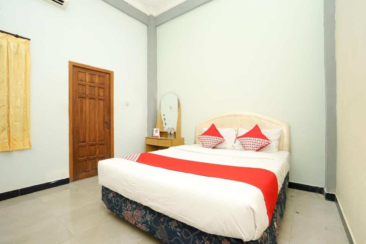 OYO 475 Kartika Syariah Homestay Surabaya Luaran gambar