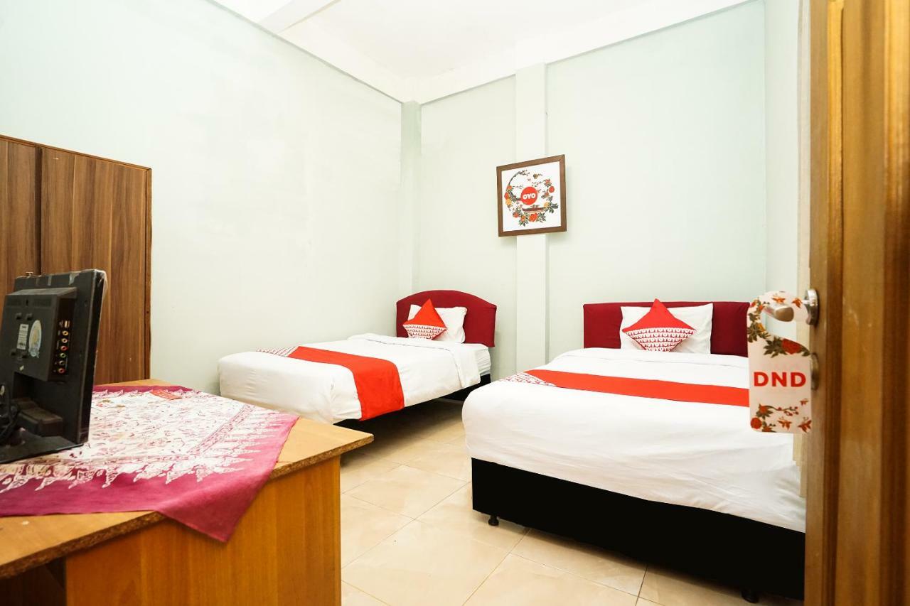 OYO 475 Kartika Syariah Homestay Surabaya Luaran gambar