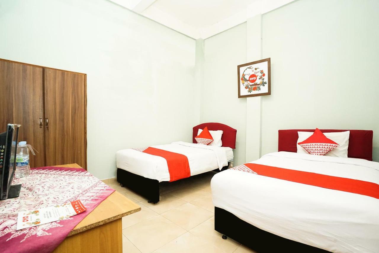 OYO 475 Kartika Syariah Homestay Surabaya Luaran gambar