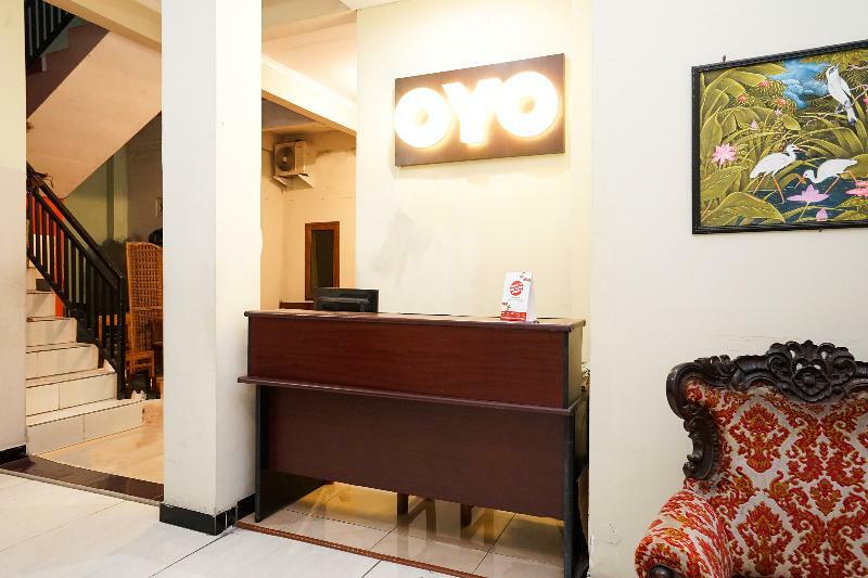 OYO 475 Kartika Syariah Homestay Surabaya Luaran gambar
